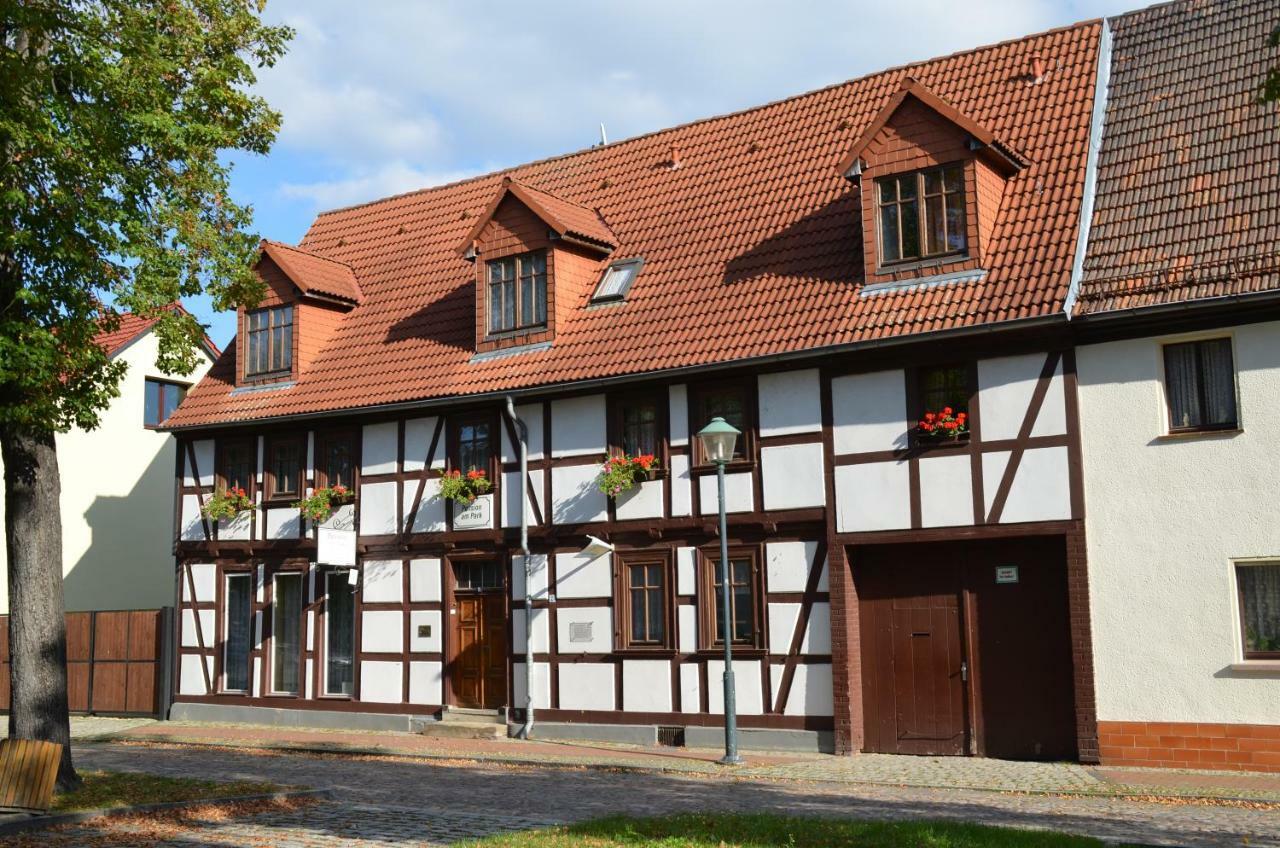 Pension Am Park Вёрлиц Экстерьер фото