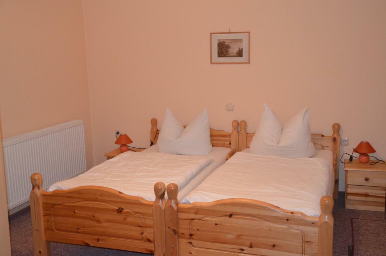 Pension Am Park Вёрлиц Экстерьер фото